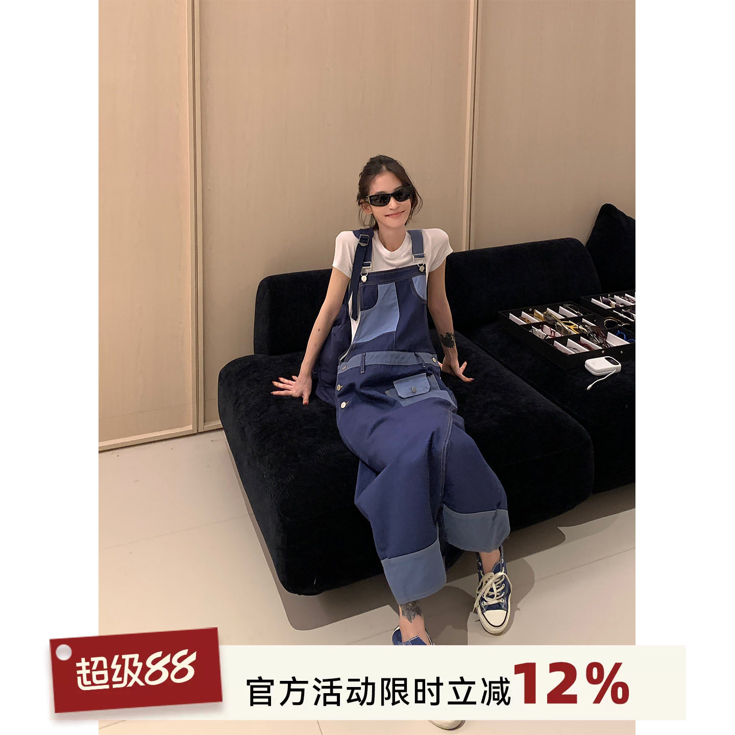 吴童童蓝色开叉牛仔背带连衣裙图片