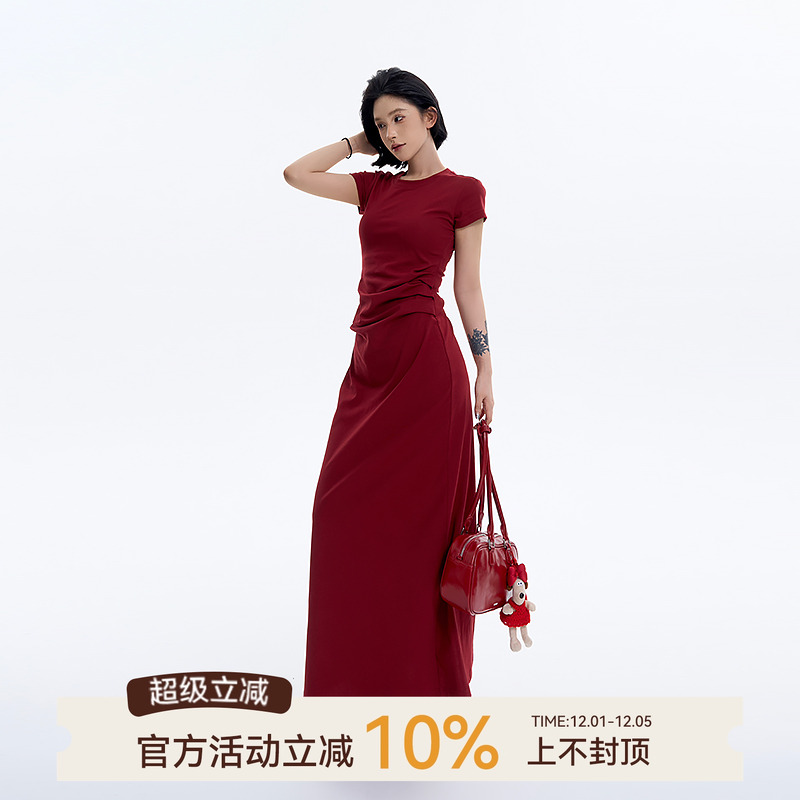 吴童童褶皱圆领收腰短袖连衣裙