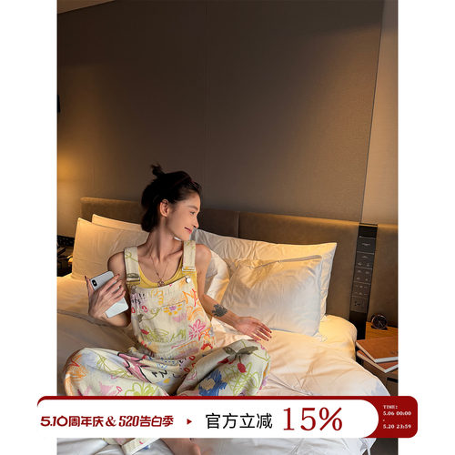 涂鸦印花阔腿直筒牛仔背带裤女夏