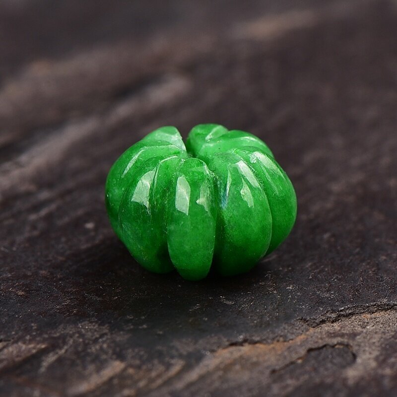 祖母绿手刻满绿干青翡翠