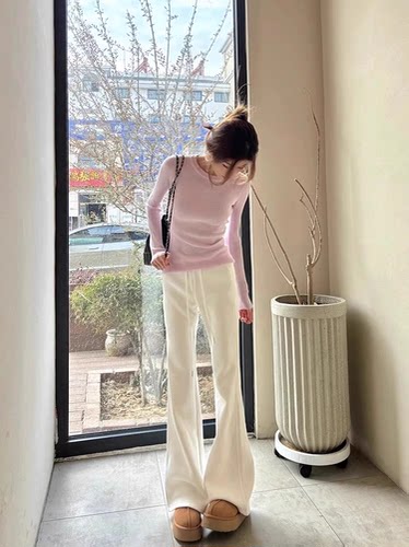 早秋正肩粉色针织打底衫女温柔风