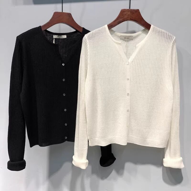 【送运费险】白色短款针织外套女图片