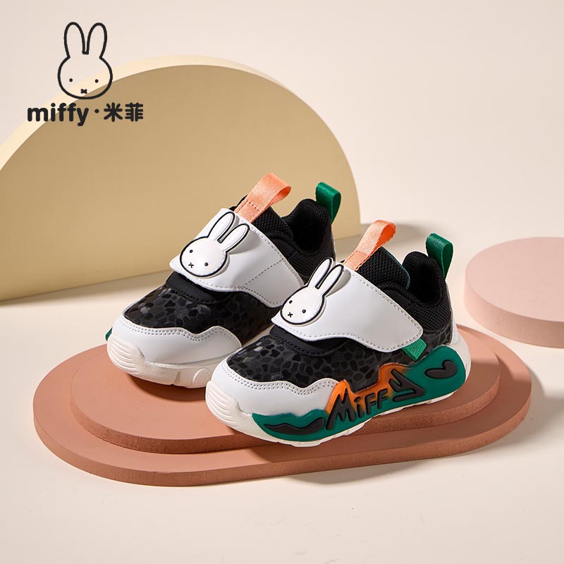 防滑防撞透气女童发光学步鞋