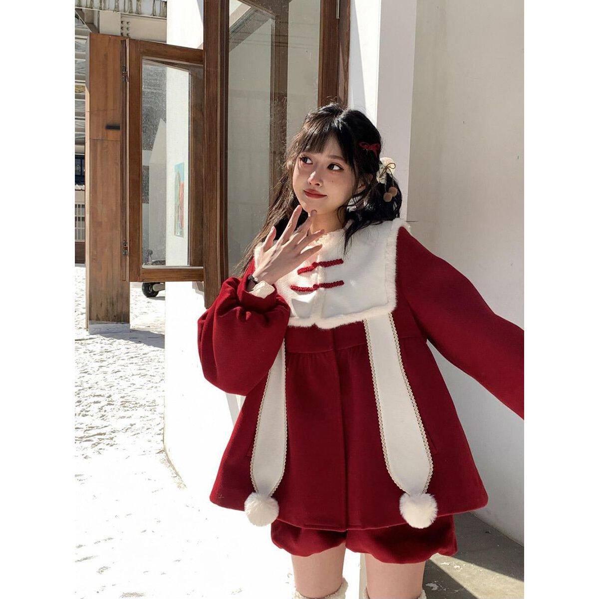 圣诞战袍甜美夹棉毛呢套装冬季新款红色盘扣小个子外套短裤两件套