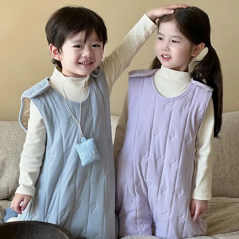 秋冬加厚儿童护肚防踢连体睡衣