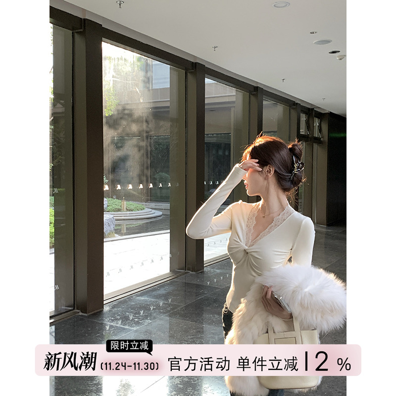 白色扭结蕾丝边长袖T恤女秋冬
