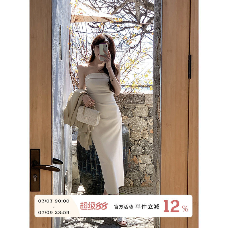 Yuyueer 收腰抹胸白色连衣裙女夏季绝美性感法式气质吊带包臀裙