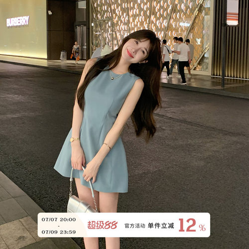 圆领收腰无袖背心连衣裙女