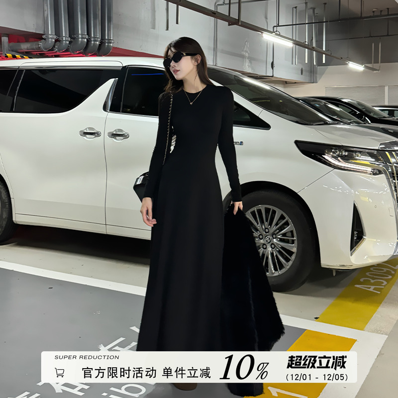 黑色圆领垫肩长袖连衣裙女冬季