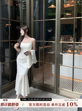 愉悦愉悦白色吊带拼接连衣裙女夏季法式高级气质收腰修身鱼尾长裙