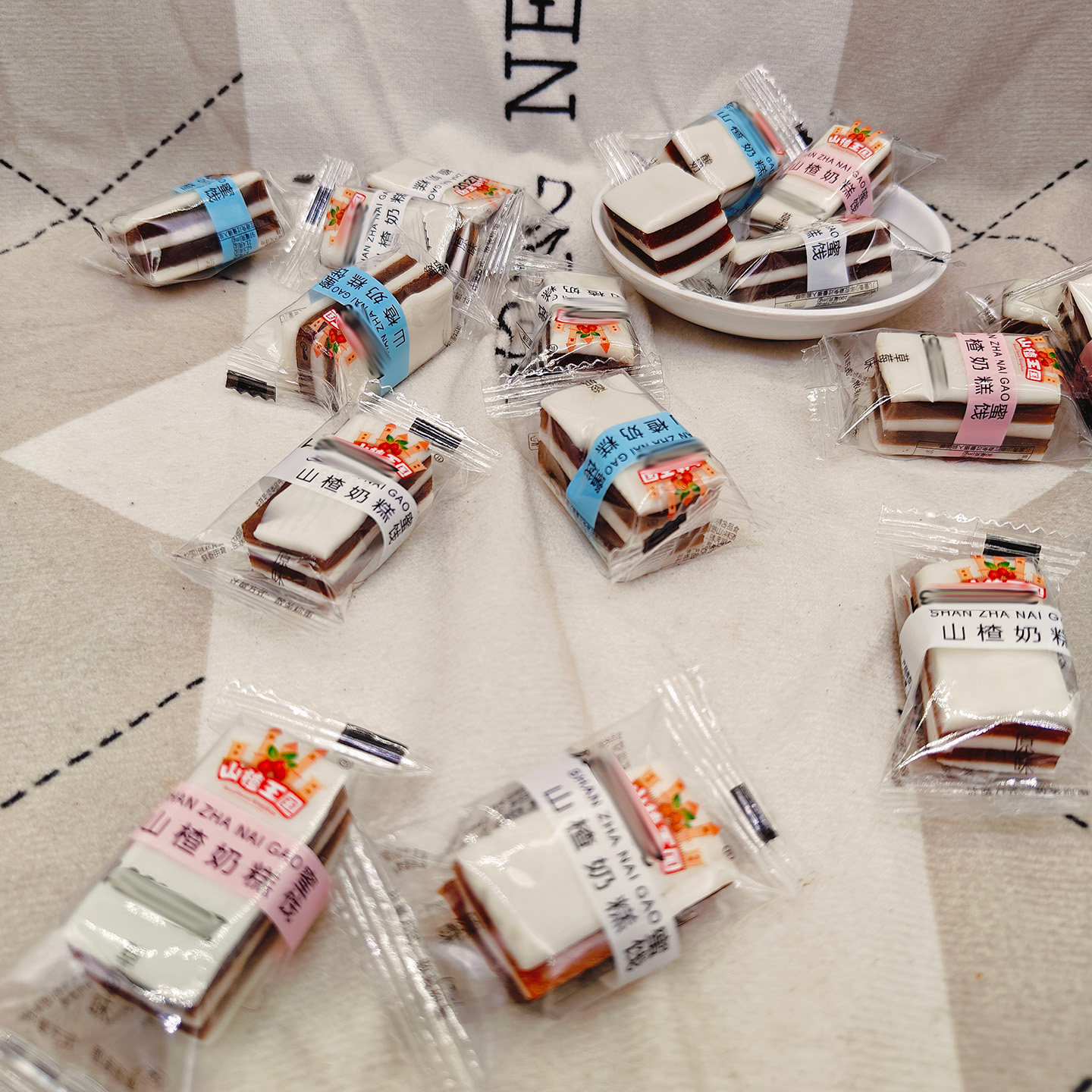 山楂王国山楂奶糕原味草莓酸奶味