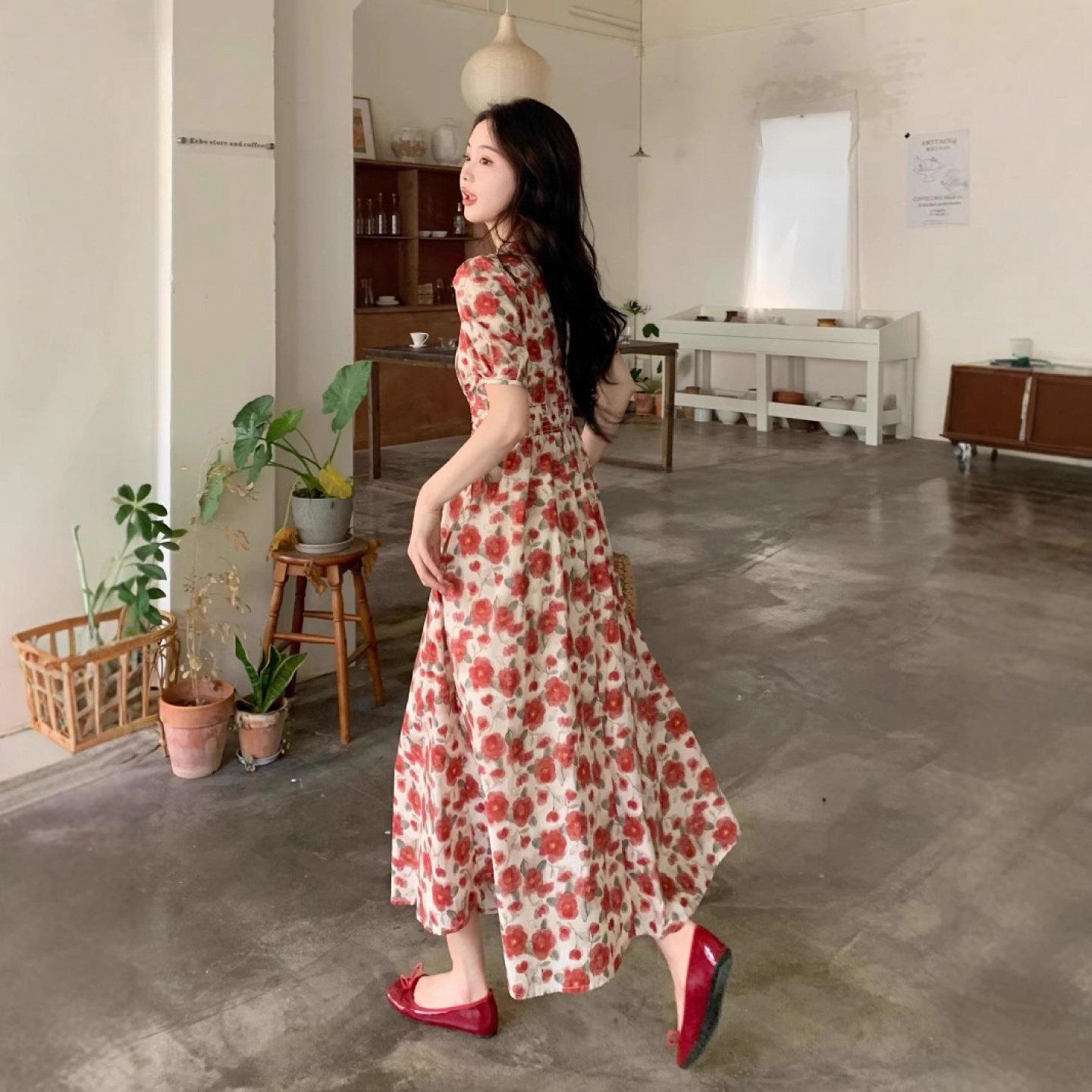 法式红V领泡泡袖收腰A字裙