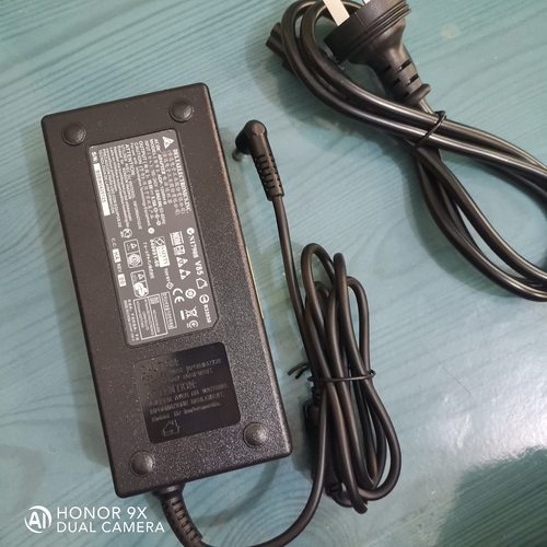 电源战神K650D-i5 D1D3CW65S05充电神舟适配器笔记本19.5V6.15A