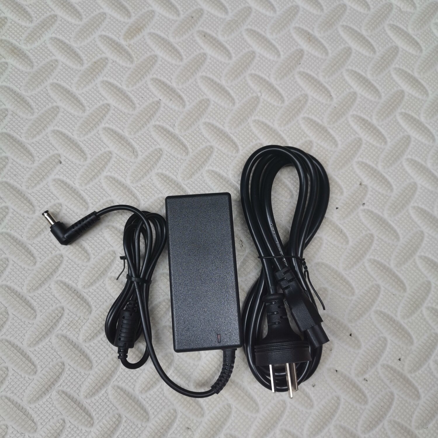 AOC液晶显示器屏电源线12V5A电源适配器12V4.2A3A电脑LED12伏电源