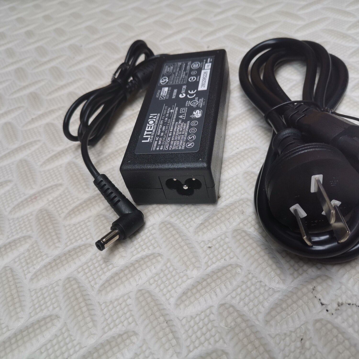 火牛东芝M800 L600 L700 L850D笔记本电脑充电源适配器线19V3.95A