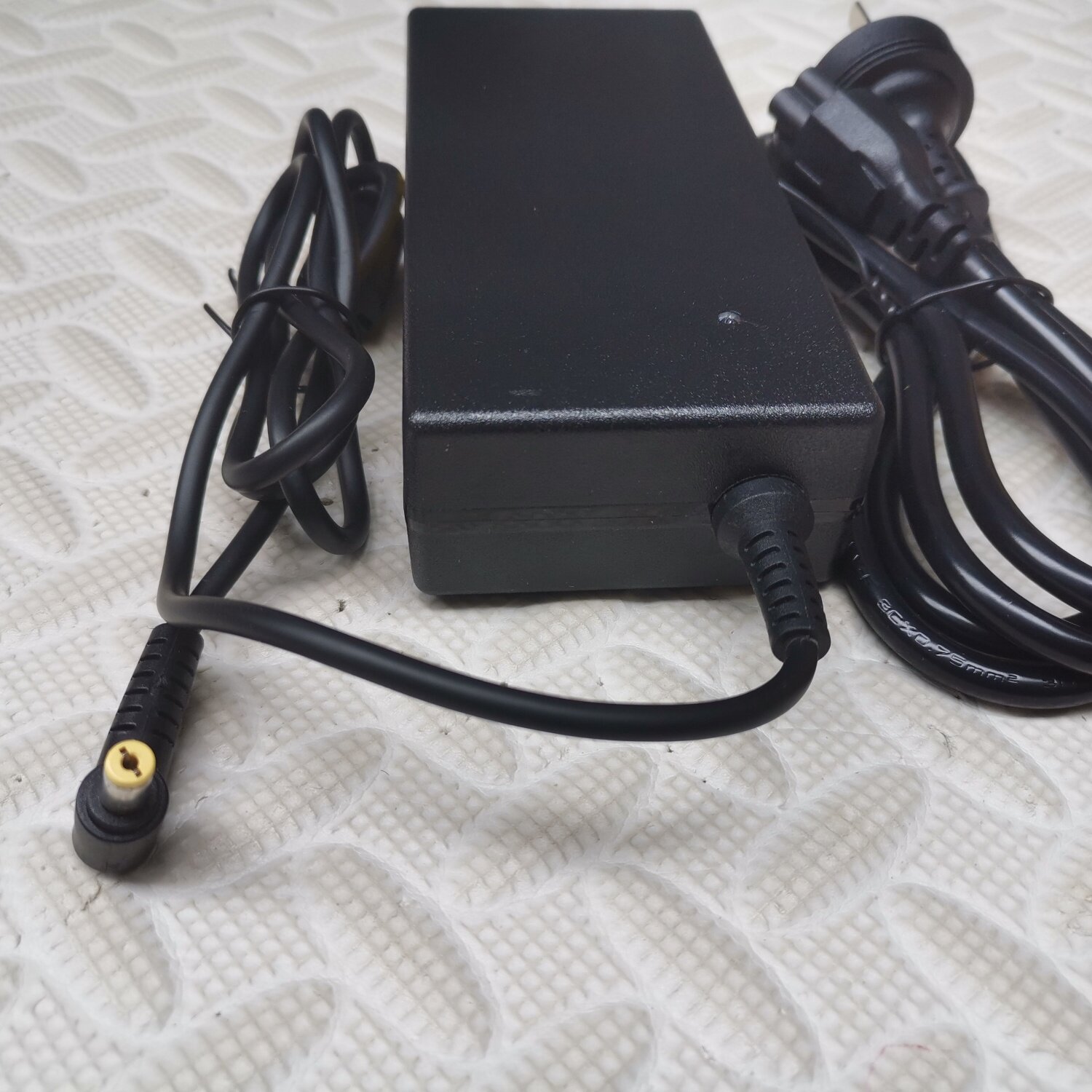 Acer宏基上网本充电器 D257 D255E D270电源适配器19V 2.15A
