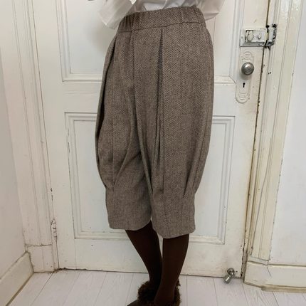 Spoii 茶棕色法式中腰人字纹花苞立体褶五分马术裤