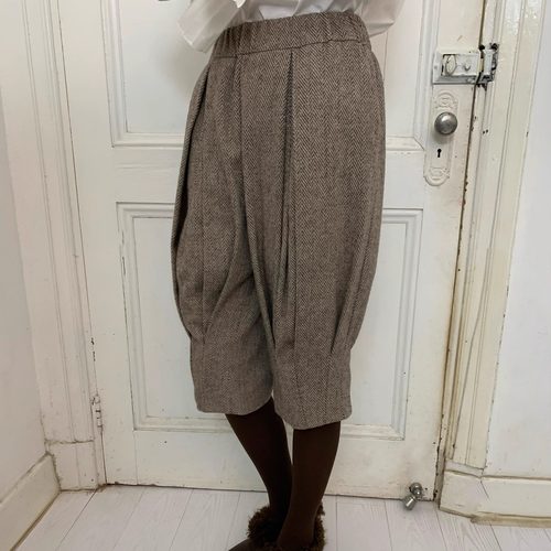 Spoii 茶棕色法式中腰人字纹花苞立体褶五分马术裤