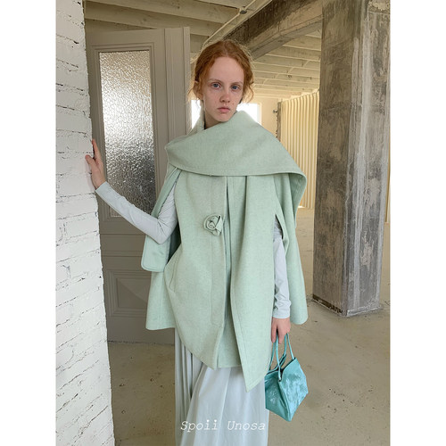 Spoii Unosa薄荷绿立裁花朵氛围感羊毛围巾领斗篷大衣连衣裙套装