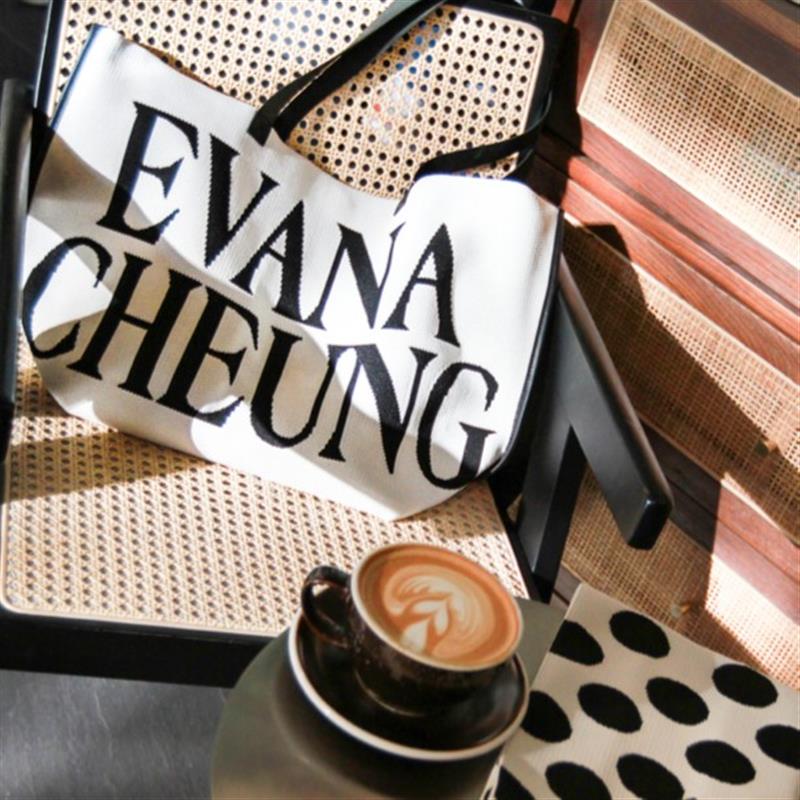 Evana Cheung白色大logo编织袋N+38