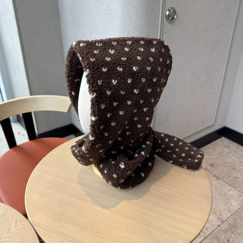 韩系简约波点羊羔毛围巾一体帽子