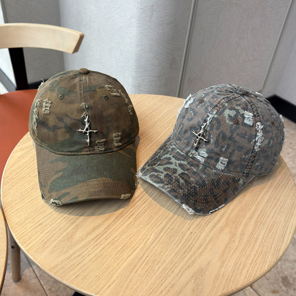 复古金属十字水洗迷彩破洞鸭舌帽子男宽帽檐显脸小遮阳情侣棒球帽