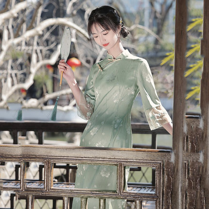 司藤同款旗袍2023年新款女夏绿色倒大袖国风少女年轻款改良连衣裙