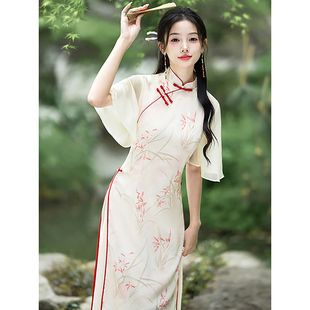 年轻款奥黛送考旗袍2024年新款简约改良浅色新中式夏季连衣裙日常