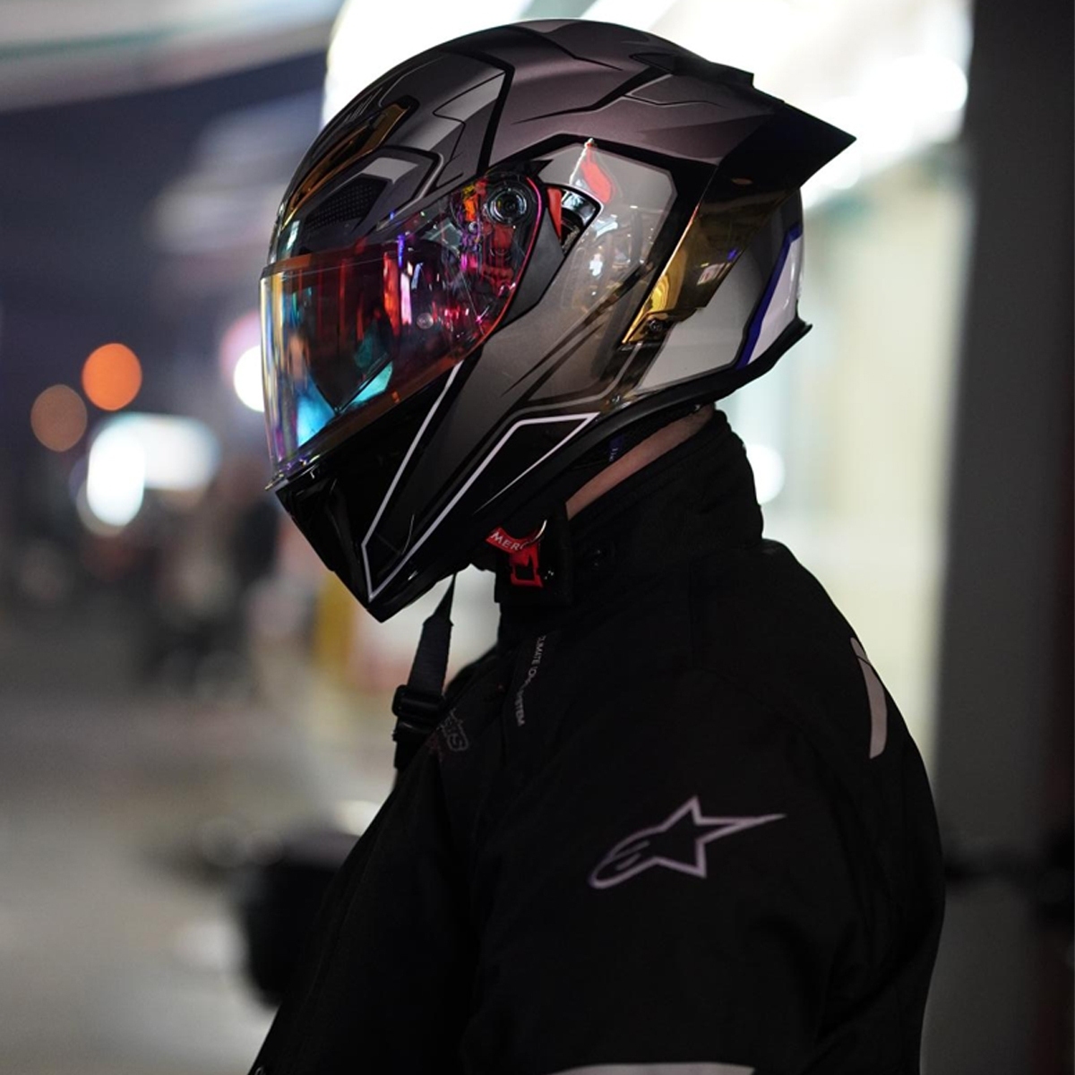 摩托车头盔男女机车全盔四季通用蓝牙覆式个性3C认证巡航车防雾盔