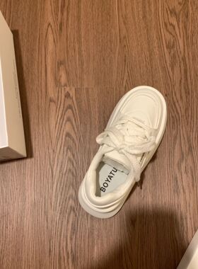 Trends！这个厚底小白鞋是真轻呀！！！