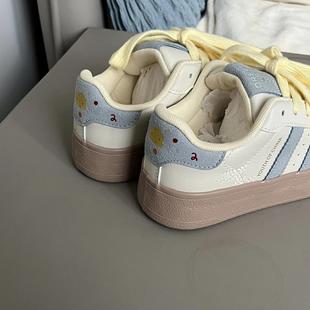 Trends！鞋子女潮百搭小众面包鞋2025冬季厚底休闲板鞋复古小白鞋