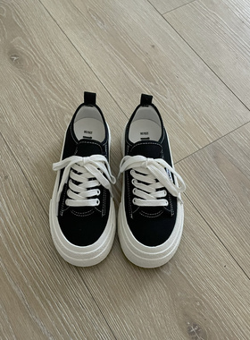 Trends！好看又好穿的黑色帆布鞋被我找到了～