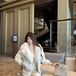 短款羽绒服冬季2025休闲短款女皮草外套新款狐狸毛领可拆卸正品