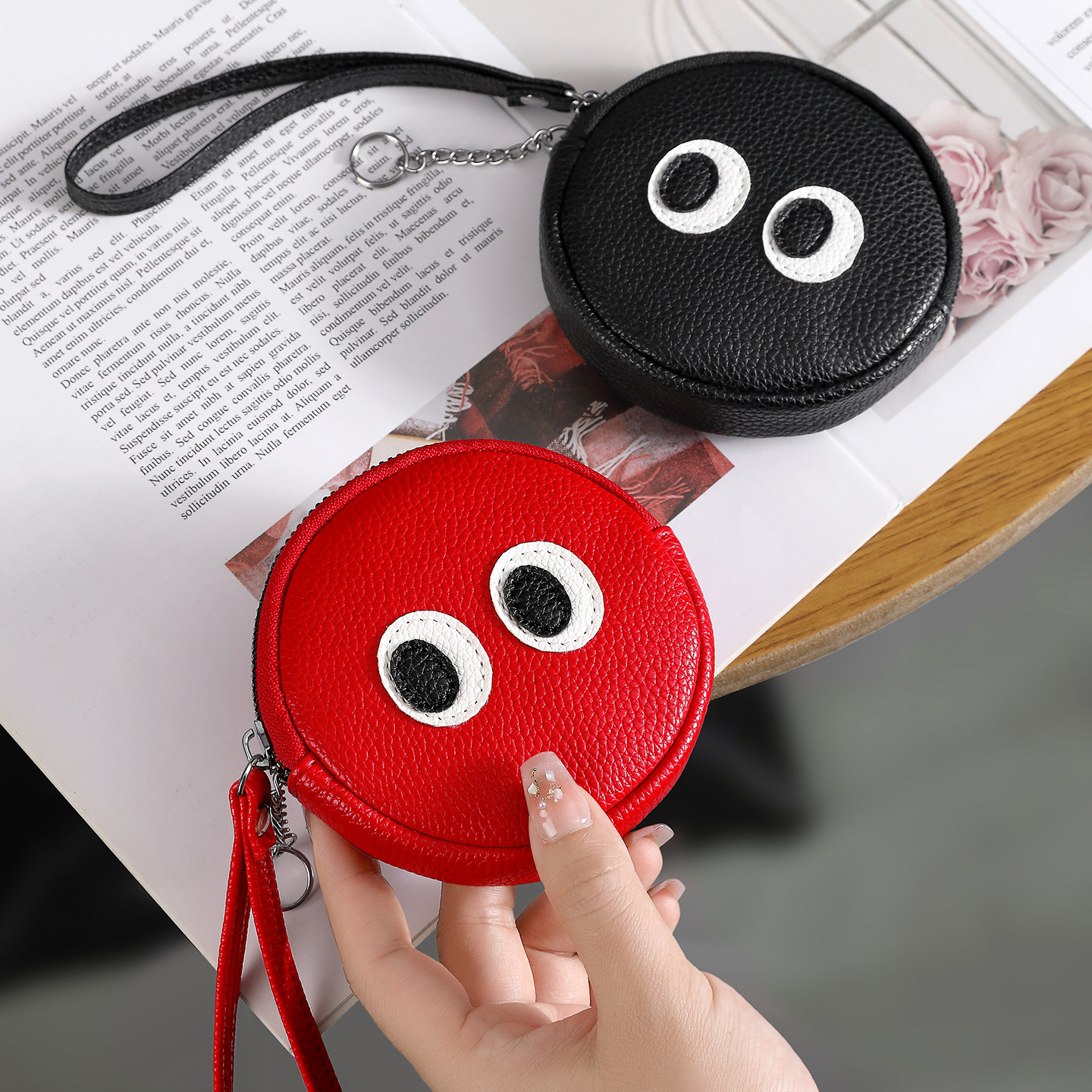 卡通眼睛圆形耳机包零钱包手拿包可爱少女心小号钥匙口红收纳包