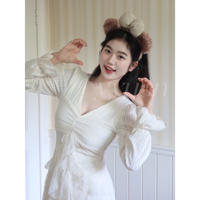 圆圆媛er 空谷幽兰 v领显瘦加绒气质蕾丝收腰法式秋冬白色连衣裙