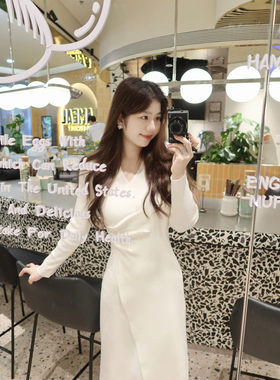 圆圆媛er 声声乌龙/纯欲修身气质挂脖春秋冬针织白色打底连衣裙