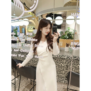 圆圆媛er 声声乌龙/纯欲修身气质挂脖春秋冬针织白色打底连衣裙