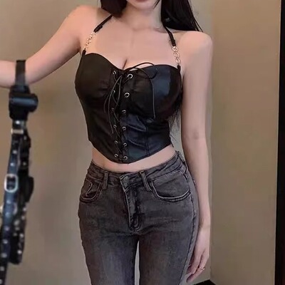 辣妹绑带露脐PU皮挂脖背心