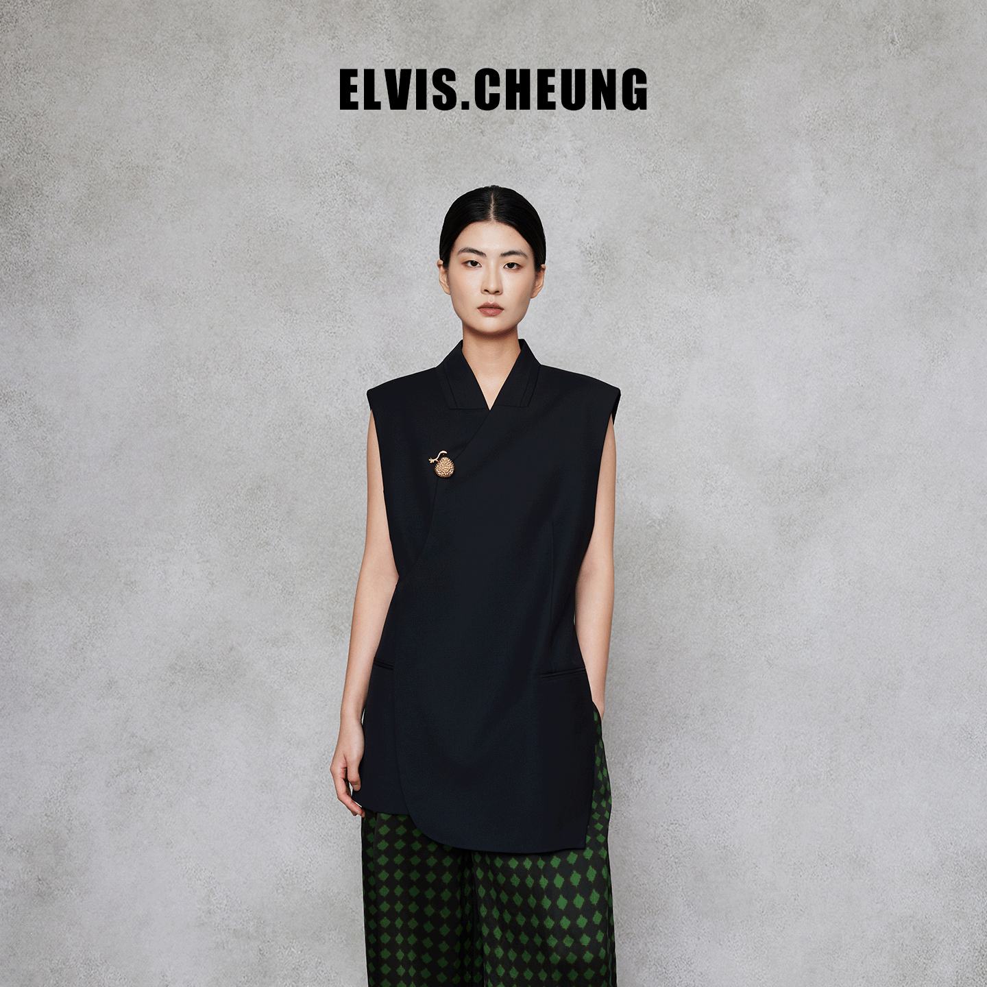 ELVIS.CHEUNG曲襟压线马夹