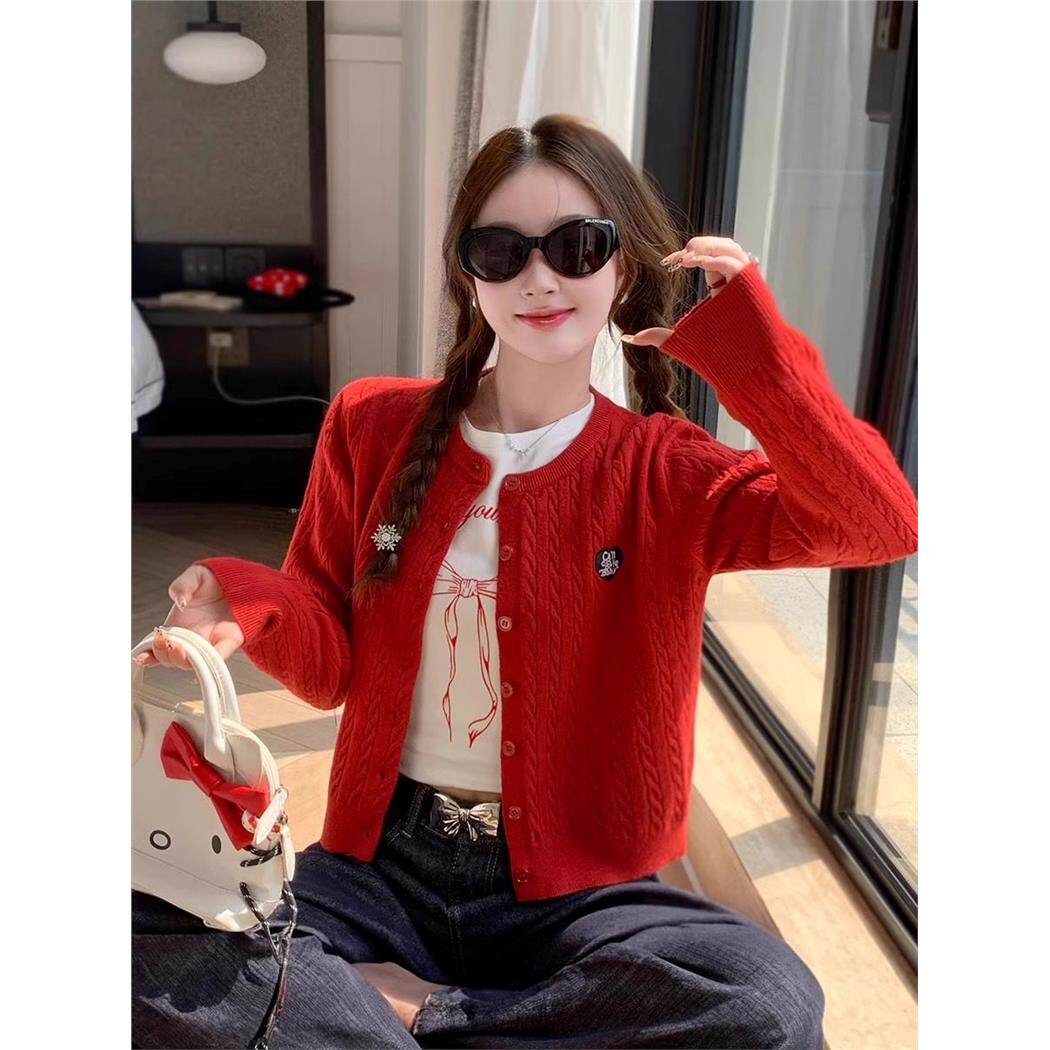 明媚减龄设计感麻花刺绣针织开衫上衣女2025秋季洋气百搭毛衣外套