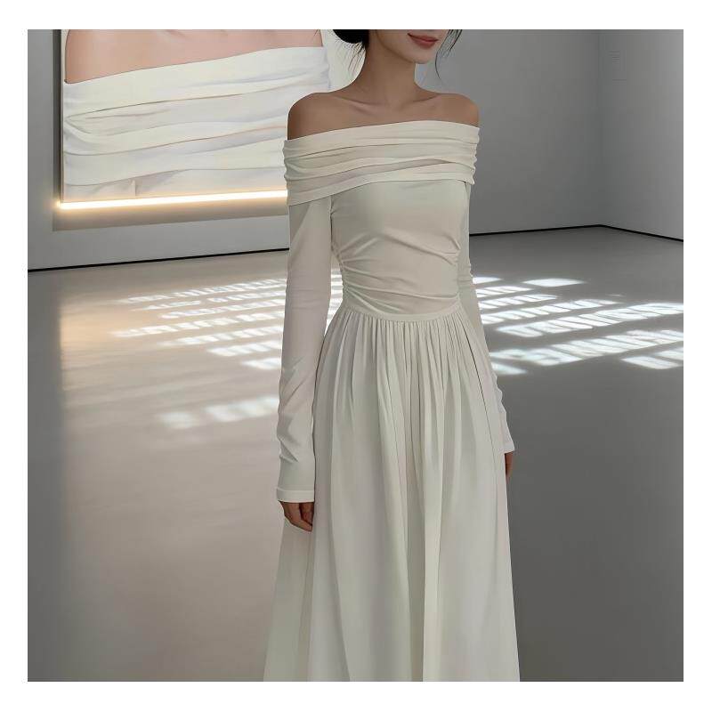 米白色一字肩长袖连衣裙2026春季新款高级感法式长裙穿搭裙子女装