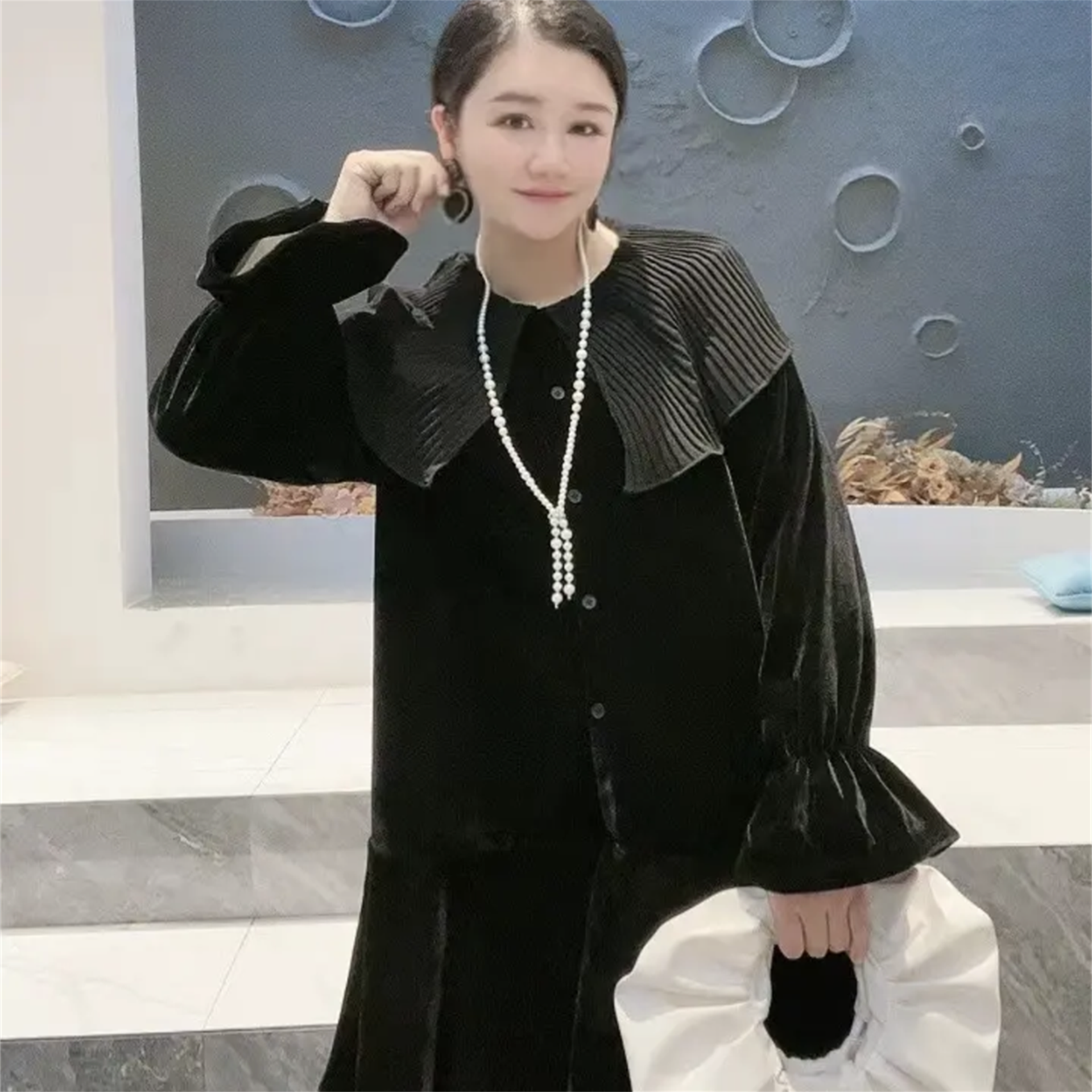 胖MM春秋新款韩版撞色拼接褶皱荷叶领宽松长袖丝绒连衣裙大码女装