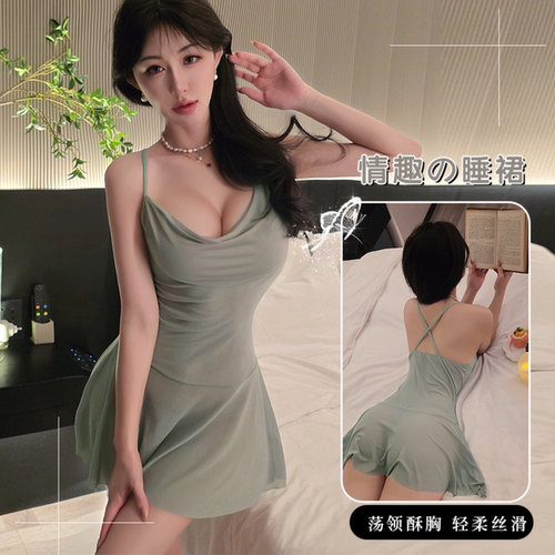 轻薄丝滑透视吊带睡裙