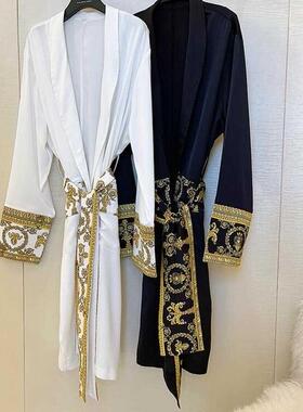 Luxury New Light Black Gold Printing nd Robe Wearing Windbre