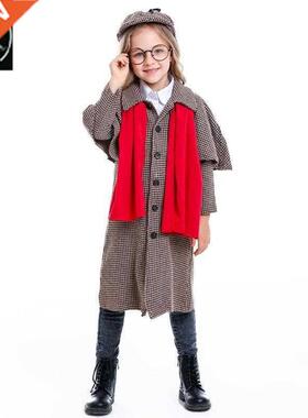 Halloween parent-child detective Sherlock Holmes play
