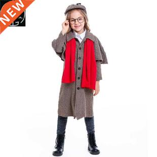 Halloween parent-child detective Sherlock Holmes play