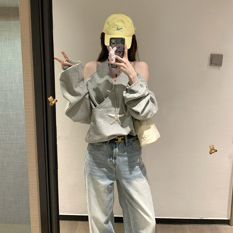 韩系黑色挂脖露肩卫衣女春季2025新款慵懒v领小众设计感长袖上衣