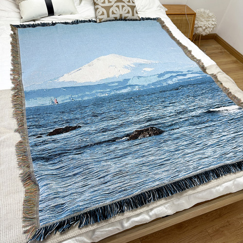 蓝色富士山针织装饰挂毯