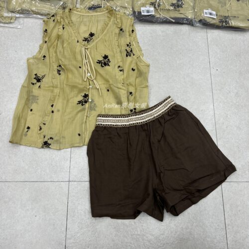 chumo69171新款欧韩V领系带刺绣开衫马甲松紧腰短裤夏两件套装女