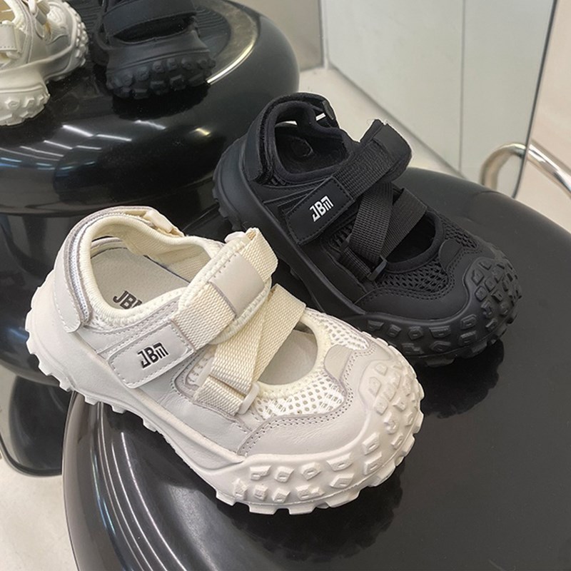 儿童运动凉鞋2024夏季新款女童轮胎底网面镂空沙滩鞋子男童户外鞋